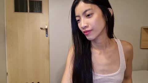 Snapshot of thifa2x chatting on 12-17-25, 06:41 thifa2x online show from 12-17-25, 06:41