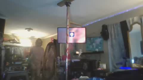 Snapshot of thiggy69 chatting on 11-16-25, 04:51 lola...and...thiggy online show from 11-16-25, 04:51