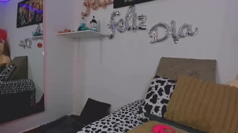 Snapshot of thin_princess chatting on 03-05-25, 01:31 THIN PRINCESS online show from 03-05-25, 01:31