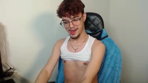 Snapshot of thin_thomas chatting on 11-09-25, 06:12 Tom online show from 11-09-25, 06:12