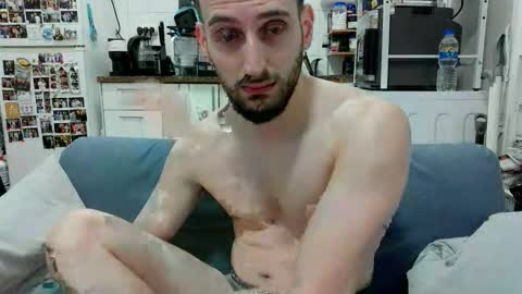 Snapshot of thinboy2 chatting on 02-18-26, 06:37 Thinboy2 online show from 02-18-26, 06:37