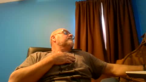 Snapshot of thisguy374 chatting on 07-02-26, 11:38 thisguy374 online show from 07-02-26, 11:38