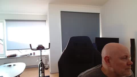 Snapshot of thomas315627 chatting on 03-04-26, 01:50 thomas315627 online show from 03-04-26, 01:50