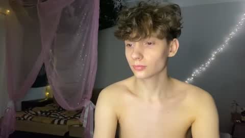 Snapshot of thomas617826 chatting on 06-14-26, 05:48 Thomas Hill online show from 06-14-26, 05:48