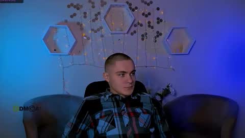 Snapshot of thomas_crow chatting on 11-14-25, 09:52 thomas_crow online show from 11-14-25, 09:52