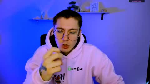 Snapshot of thomas_crow chatting on 02-05-26, 09:47 thomas_crow online show from 02-05-26, 09:47