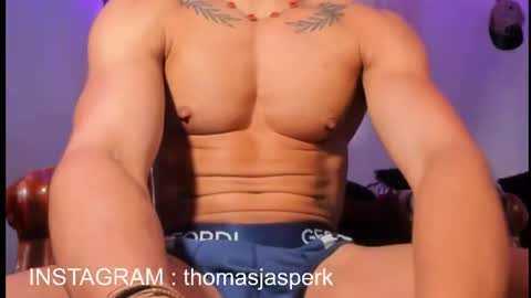 Snapshot of thomas_k7 chatting on 05-07-26, 10:04 Thomas online show from 05-07-26, 10:04