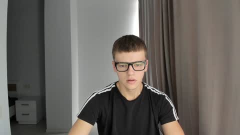 Snapshot of thomas_shelbivip chatting on 12-04-24, 08:01 Tomas online show from 12-04-24, 08:01