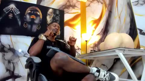 Snapshot of thomas_shelbys chatting on 11-18-25, 04:06 Thomas online show from 11-18-25, 04:06