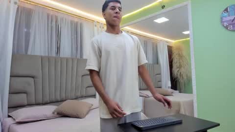 Thomas Valkov online show from 05-27-26, 11:29