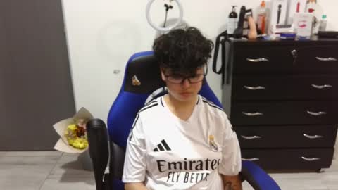 Snapshot of thomascooper_cams chatting on 01-26-25, 04:41 VALERIA online show from 01-26-25, 04:41