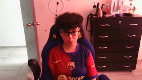 Snapshot of thomascooper_cams chatting on 01-29-25, 02:53 VALERIA online show from 01-29-25, 02:53