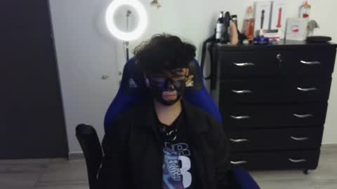 Snapshot of thomascooper_cams chatting on 01-31-25, 01:54 VALERIA online show from 01-31-25, 01:54