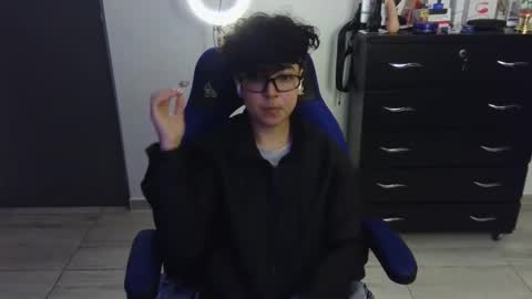 Snapshot of thomascooper_cams chatting on 02-04-25, 08:24 VALERIA online show from 02-04-25, 08:24