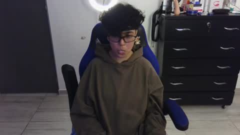 Snapshot of thomascooper_cams chatting on 02-04-25, 10:13 VALERIA online show from 02-04-25, 10:13