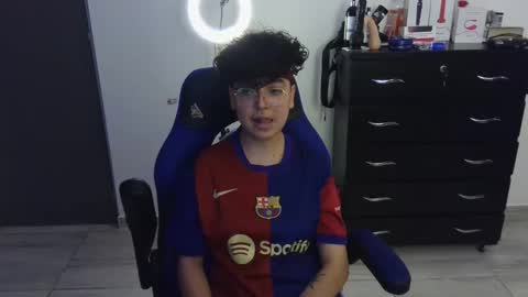 Snapshot of thomascooper_cams chatting on 02-06-25, 09:17 VALERIA online show from 02-06-25, 09:17