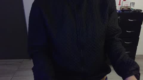 Snapshot of thomascooper_cams chatting on 02-08-25, 04:25 VALERIA online show from 02-08-25, 04:25