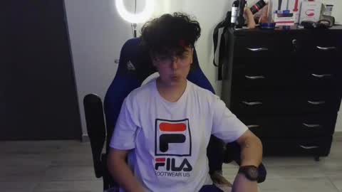 Snapshot of thomascooper_cams chatting on 02-11-25, 12:49 VALERIA online show from 02-11-25, 12:49