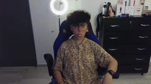 Snapshot of thomascooper_cams chatting on 02-15-25, 01:31 VALERIA online show from 02-15-25, 01:31