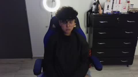 Snapshot of thomascooper_cams chatting on 02-17-25, 12:43 VALERIA online show from 02-17-25, 12:43