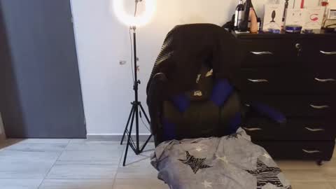 Snapshot of thomascooper_cams chatting on 02-17-25, 03:47 VALERIA online show from 02-17-25, 03:47