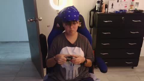 Snapshot of thomascooper_cams chatting on 02-18-25, 10:03 VALERIA online show from 02-18-25, 10:03