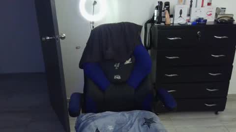 Snapshot of thomascooper_cams chatting on 02-20-25, 11:21 VALERIA online show from 02-20-25, 11:21