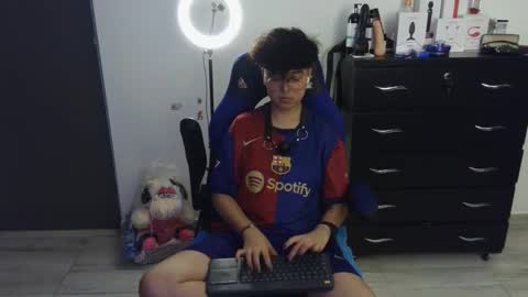 Snapshot of thomascooper_cams chatting on 02-26-25, 02:04 VALERIA online show from 02-26-25, 02:04