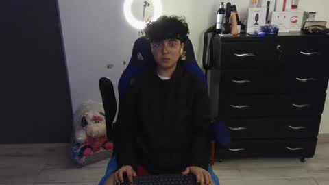 Snapshot of thomascooper_cams chatting on 02-27-25, 12:54 VALERIA online show from 02-27-25, 12:54