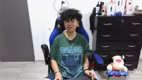 Snapshot of thomascooper_cams chatting on 03-02-25, 05:33 VALERIA online show from 03-02-25, 05:33