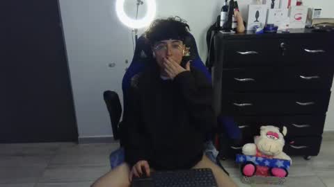 Snapshot of thomascooper_cams chatting on 03-06-25, 01:16 VALERIA online show from 03-06-25, 01:16