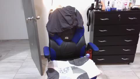 Snapshot of thomascooper_cams chatting on 03-07-25, 11:16 VALERIA online show from 03-07-25, 11:16