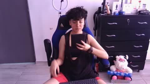 Snapshot of thomascooper_cams chatting on 03-08-25, 03:24 VALERIA online show from 03-08-25, 03:24