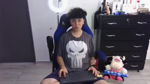 Snapshot of thomascooper_cams chatting on 03-10-25, 10:13 VALERIA online show from 03-10-25, 10:13