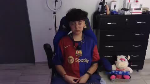 Snapshot of thomascooper_cams chatting on 03-11-25, 08:42 VALERIA online show from 03-11-25, 08:42