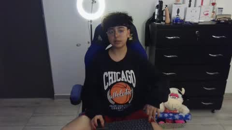 Snapshot of thomascooper_cams chatting on 03-12-25, 10:39 VALERIA online show from 03-12-25, 10:39