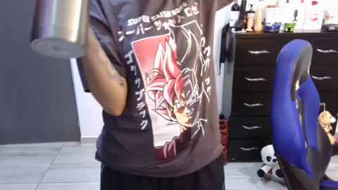 Snapshot of thomascooper_cams chatting on 09-10-25, 07:47 VALERIA online show from 09-10-25, 07:47