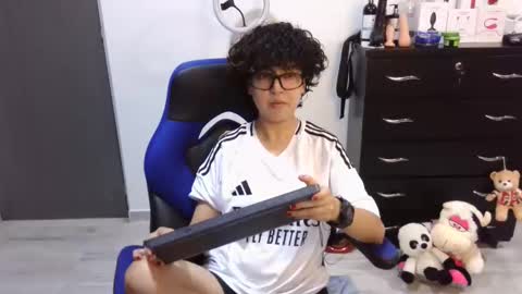 Snapshot of thomascooper_cams chatting on 09-16-25, 07:15 VALERIA online show from 09-16-25, 07:15