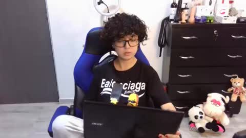 Snapshot of thomascooper_cams chatting on 09-17-25, 07:26 VALERIA online show from 09-17-25, 07:26