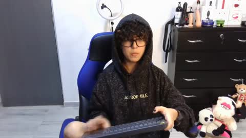 Snapshot of thomascooper_cams chatting on 09-20-25, 08:10 VALERIA online show from 09-20-25, 08:10