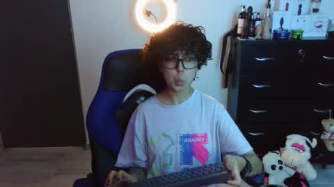 Snapshot of thomascooper_cams chatting on 09-23-25, 09:07 VALERIA online show from 09-23-25, 09:07