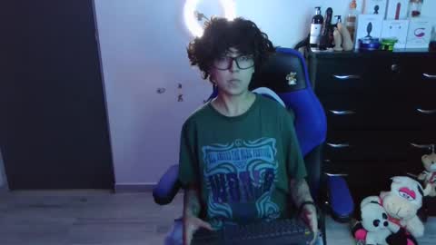 Snapshot of thomascooper_cams chatting on 09-26-25, 07:40 VALERIA online show from 09-26-25, 07:40