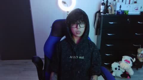 Snapshot of thomascooper_cams chatting on 09-28-25, 01:33 VALERIA online show from 09-28-25, 01:33