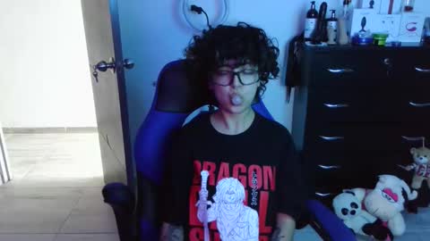 Snapshot of thomascooper_cams chatting on 10-03-25, 07:55 VALERIA online show from 10-03-25, 07:55