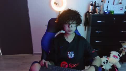 Snapshot of thomascooper_cams chatting on 10-05-25, 08:29 VALERIA online show from 10-05-25, 08:29