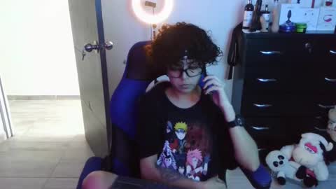 Snapshot of thomascooper_cams chatting on 10-16-25, 06:42 VALERIA online show from 10-16-25, 06:42