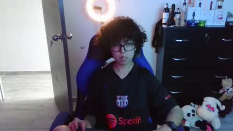 Snapshot of thomascooper_cams chatting on 10-21-25, 06:41 VALERIA online show from 10-21-25, 06:41