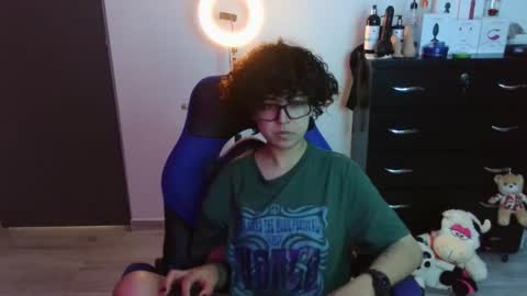 Snapshot of thomascooper_cams chatting on 10-23-25, 07:34 VALERIA online show from 10-23-25, 07:34