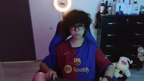 Snapshot of thomascooper_cams chatting on 10-26-25, 06:58 VALERIA online show from 10-26-25, 06:58