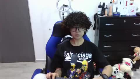 Snapshot of thomascooper_cams chatting on 10-29-25, 08:43 VALERIA online show from 10-29-25, 08:43